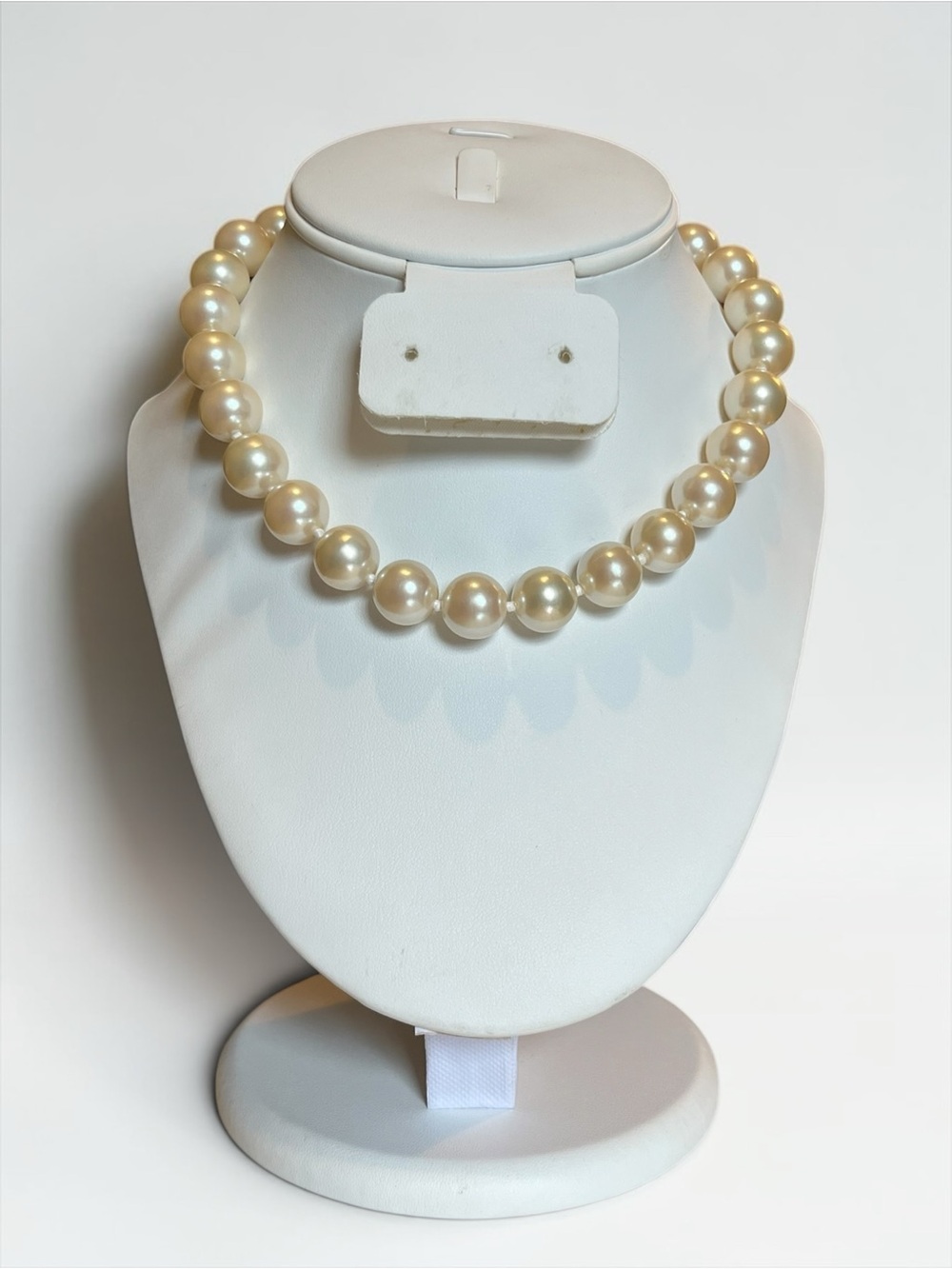 Monet Vintage Chunky Cream Faux Pearl Statement Necklace CC X